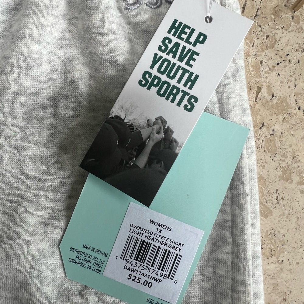 DSG Women’s 1X Oversized Fleece 5” Shorts Light Heather Gray - Picture 3 of 5